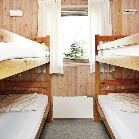 Three-bedroom Holiday In 36 Hébergement de vacances Hals