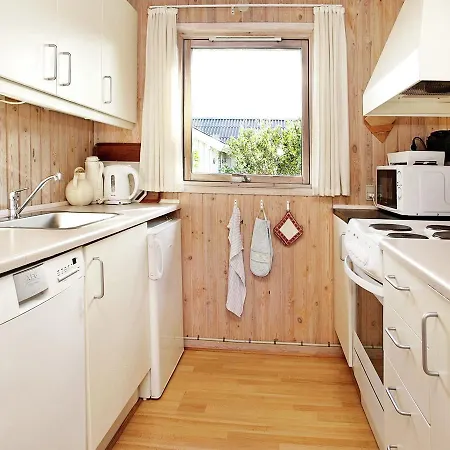Three-bedroom Holiday In 36 Hals